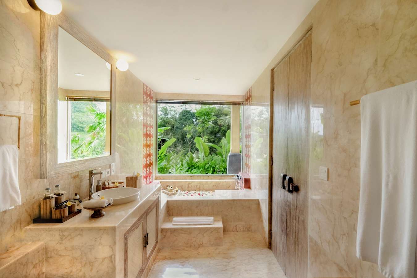Lanai Room Bathroom - Wapa Di Ume Sidemen 