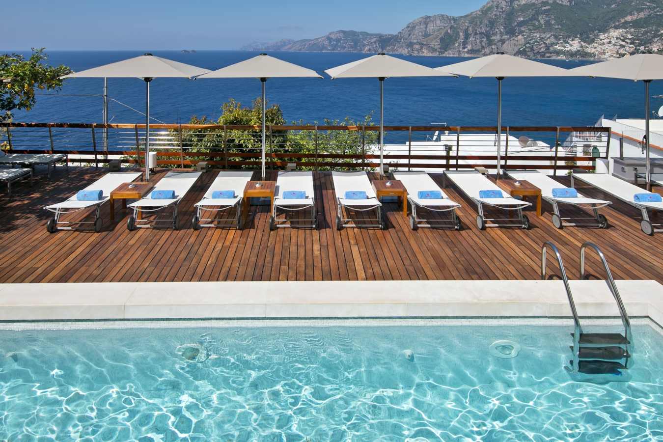 Pool terrace 