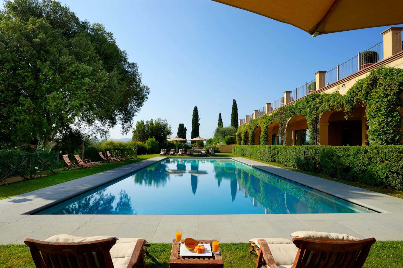 Hotel Pool 