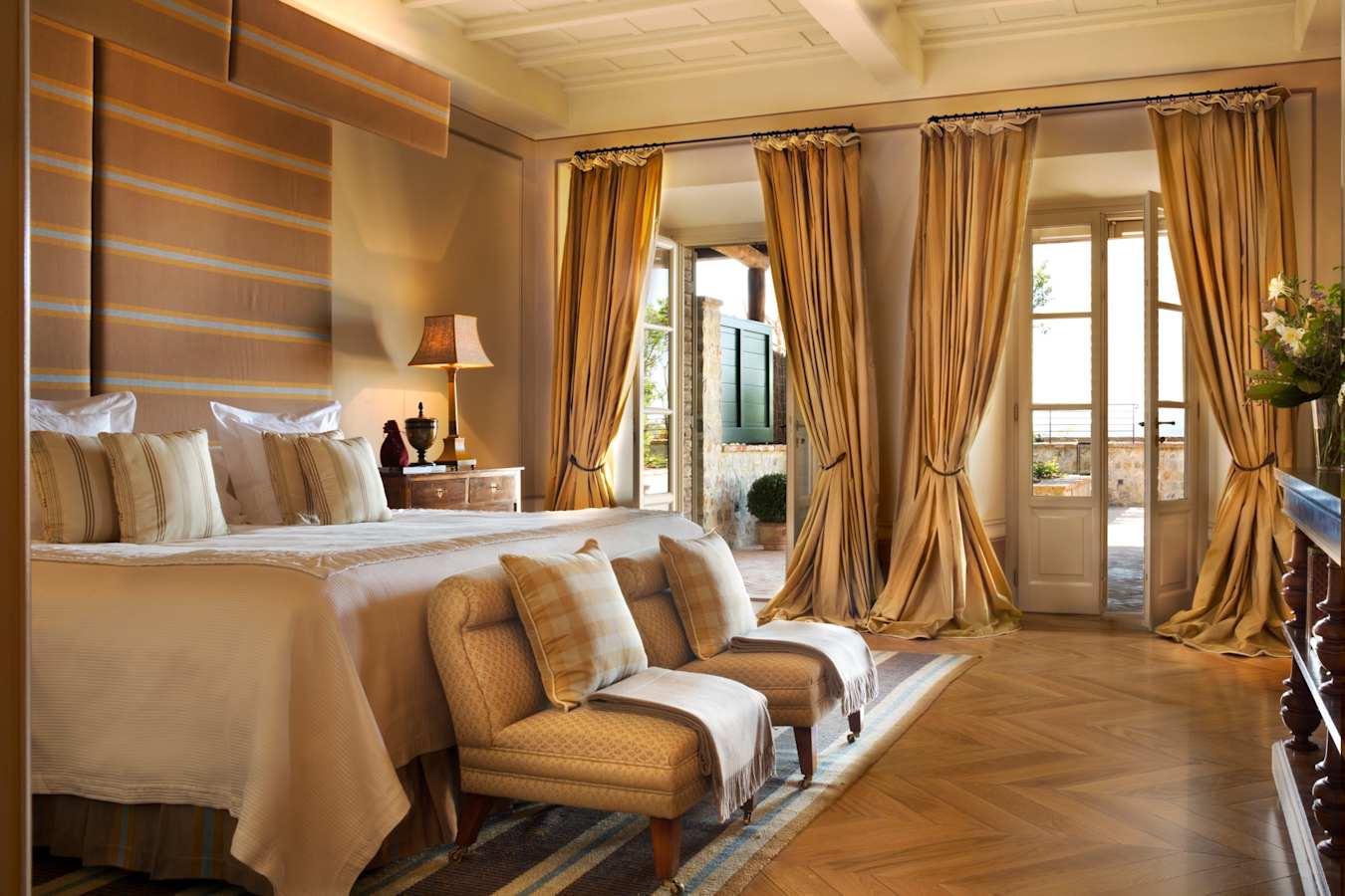 Terrace Suite bedroom - Rosewood Castiglion del Bosco