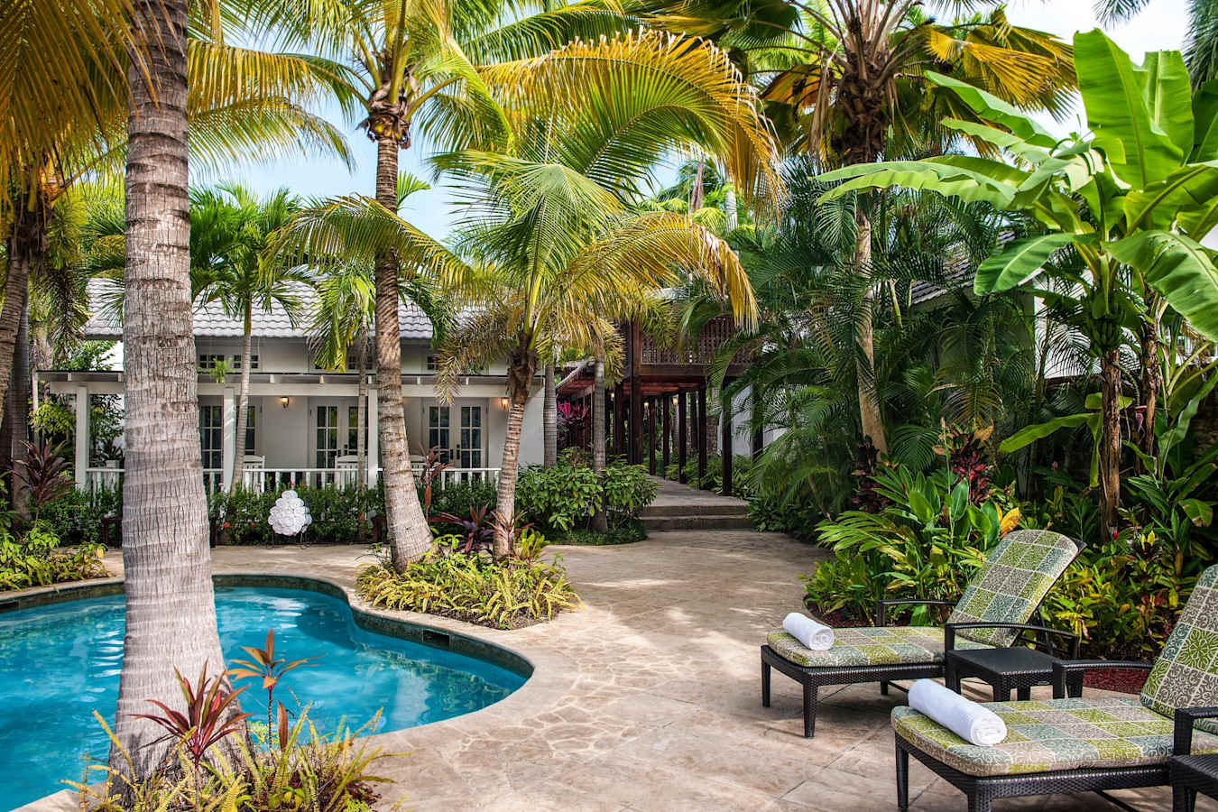 Fern Tree Spa Pool - Half Moon