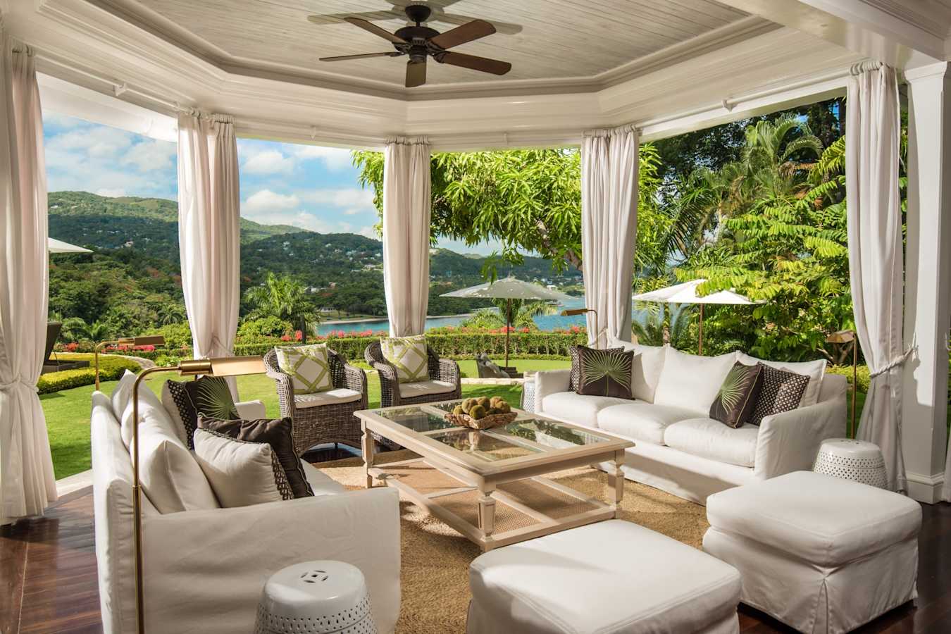 Luxury Villa Patio - Round Hill Hotel & Villas