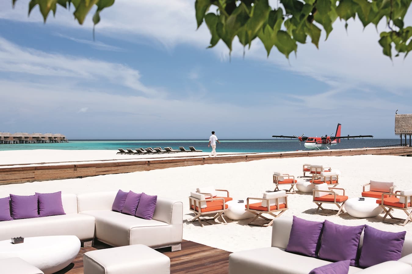 Manta Bar & Seaplane - Constance Moofushi