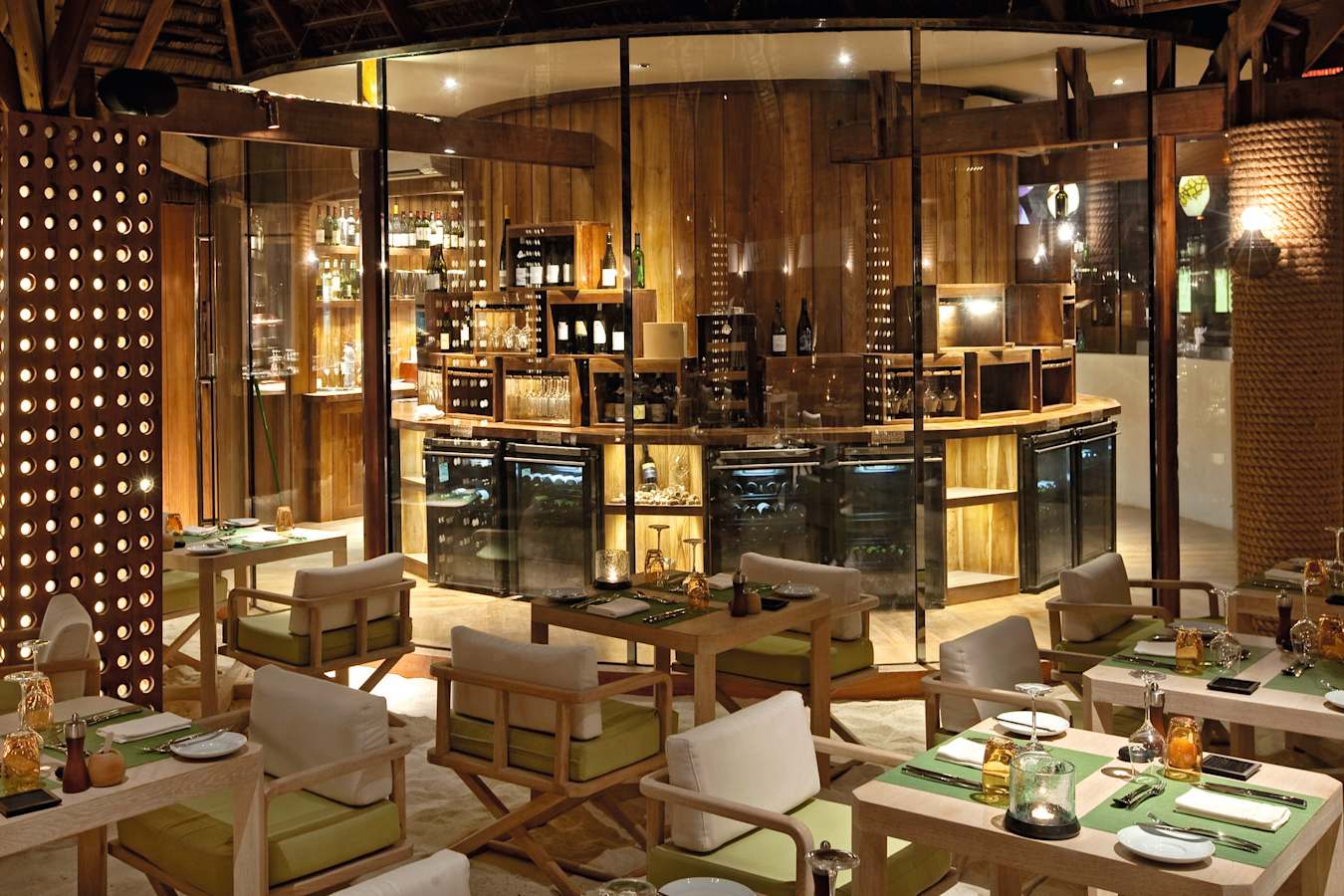 Manta Bar Interior - Constance Moofushi