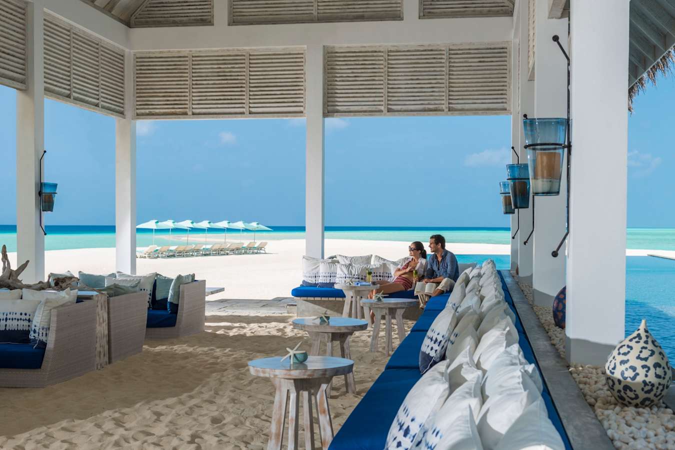 Blu - Sandfloor Lounge - Four Seasons Resort Maldives At Landaa Giraavaru