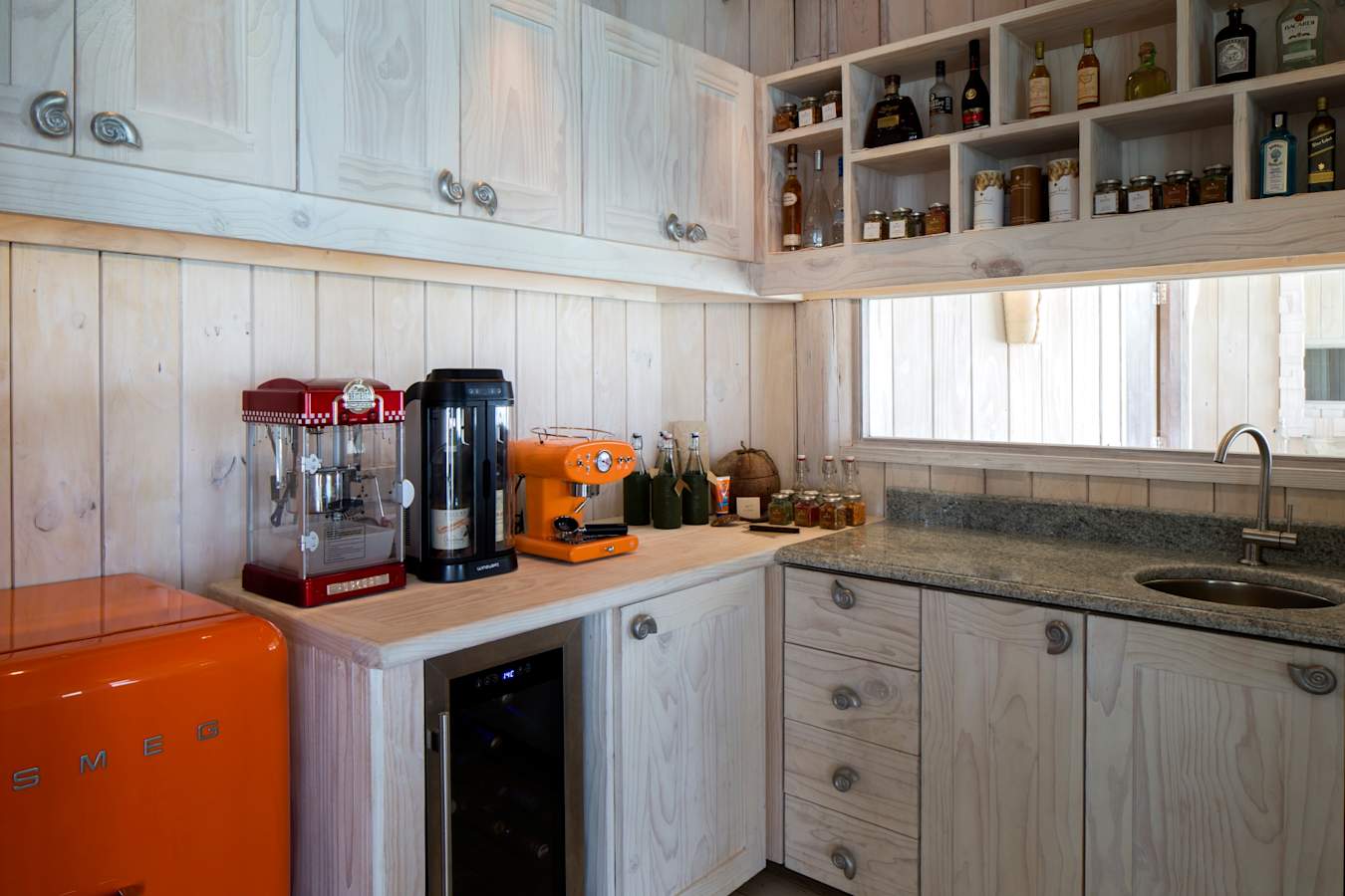 1 Bedroom Overwater Villa Walk-in Minibar - Soneva Jani