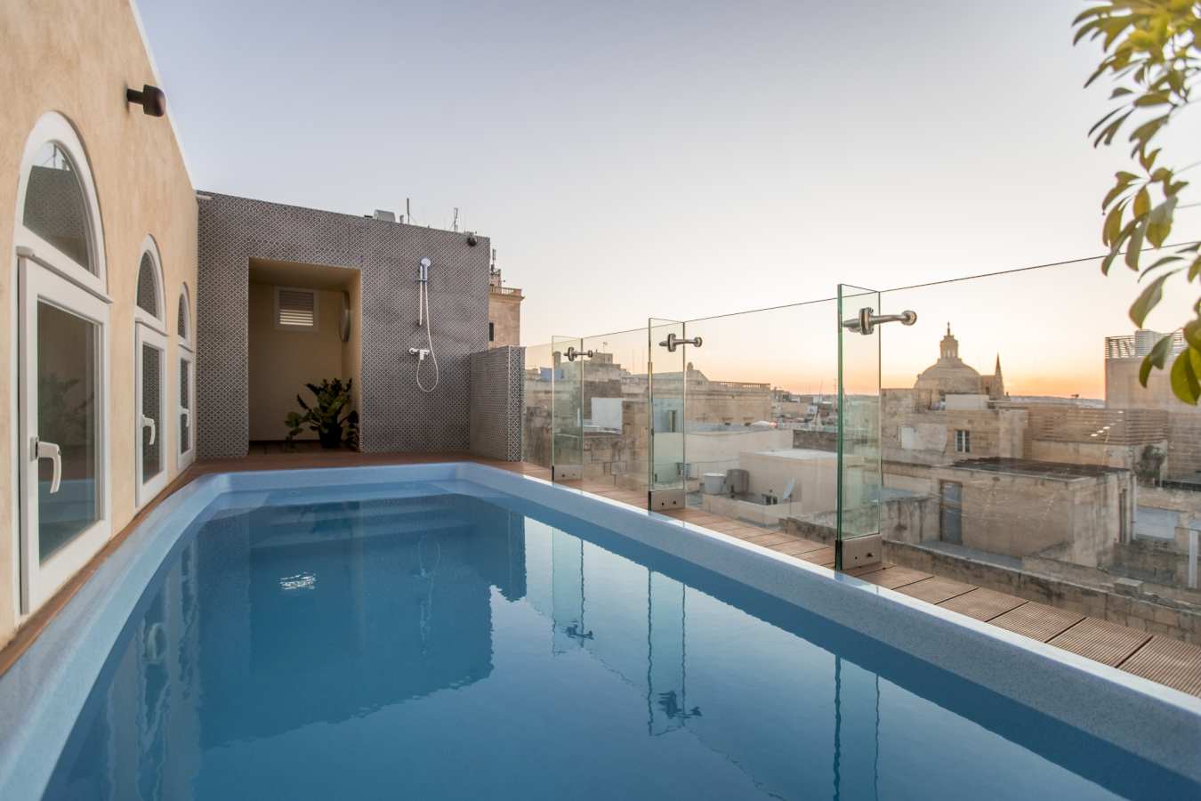 Rosselli Roof Terrace - Plounge Poo 