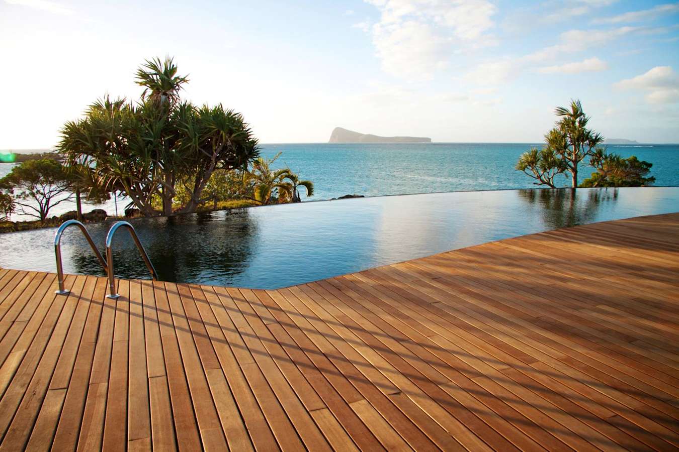 Infinity Pool - Paradise Cove Hotel & Spa