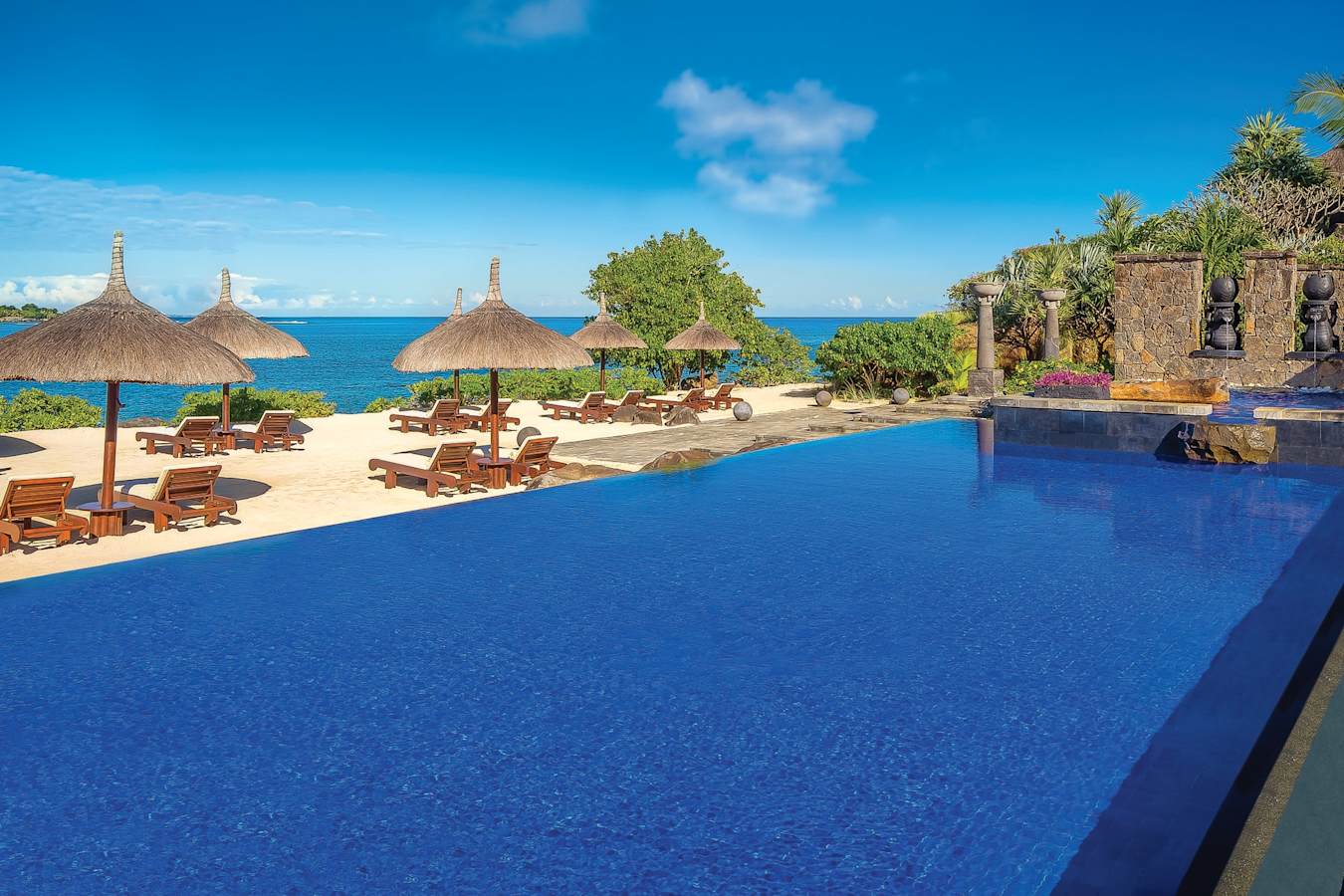 Turtle Bay Pool - The Oberoi Mauritius