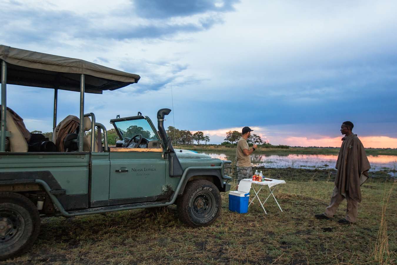Sundowners on game drive 
