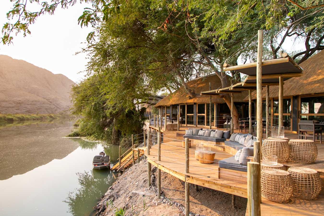 Lodge overlooking river - 