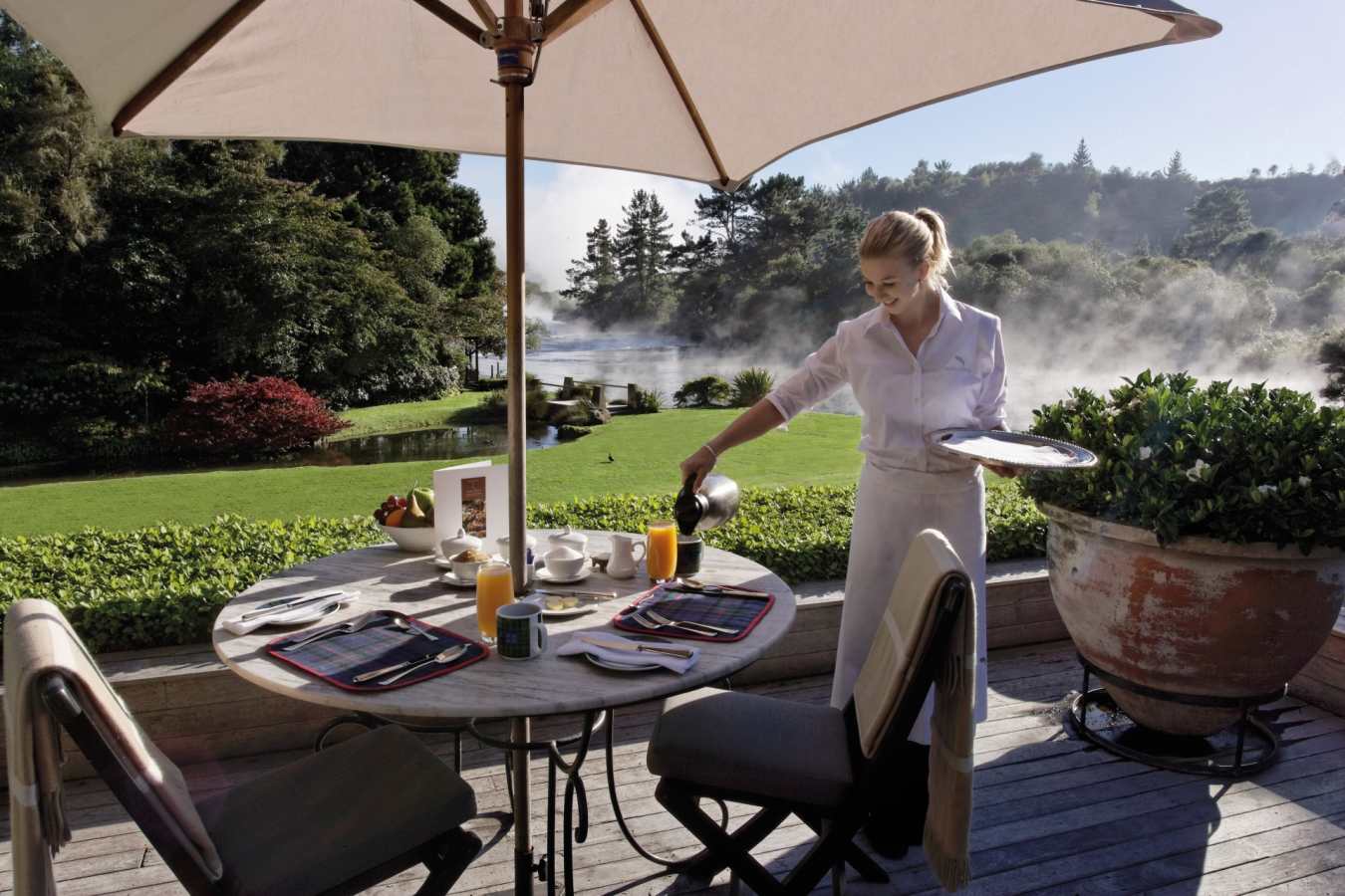 Breakfast at Huka Lodge 
