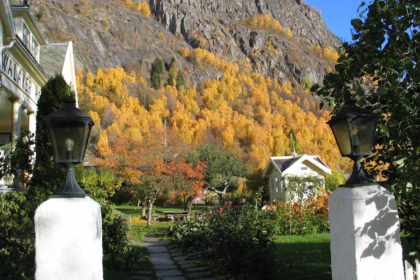 Grounds - Walaker Hotel