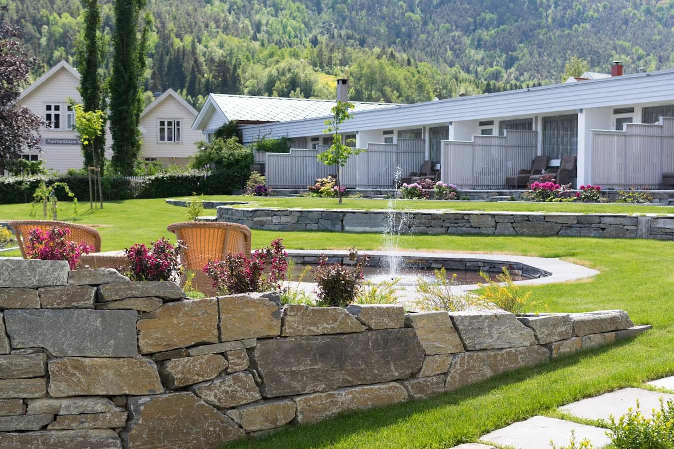 Grounds - Walaker Hotel