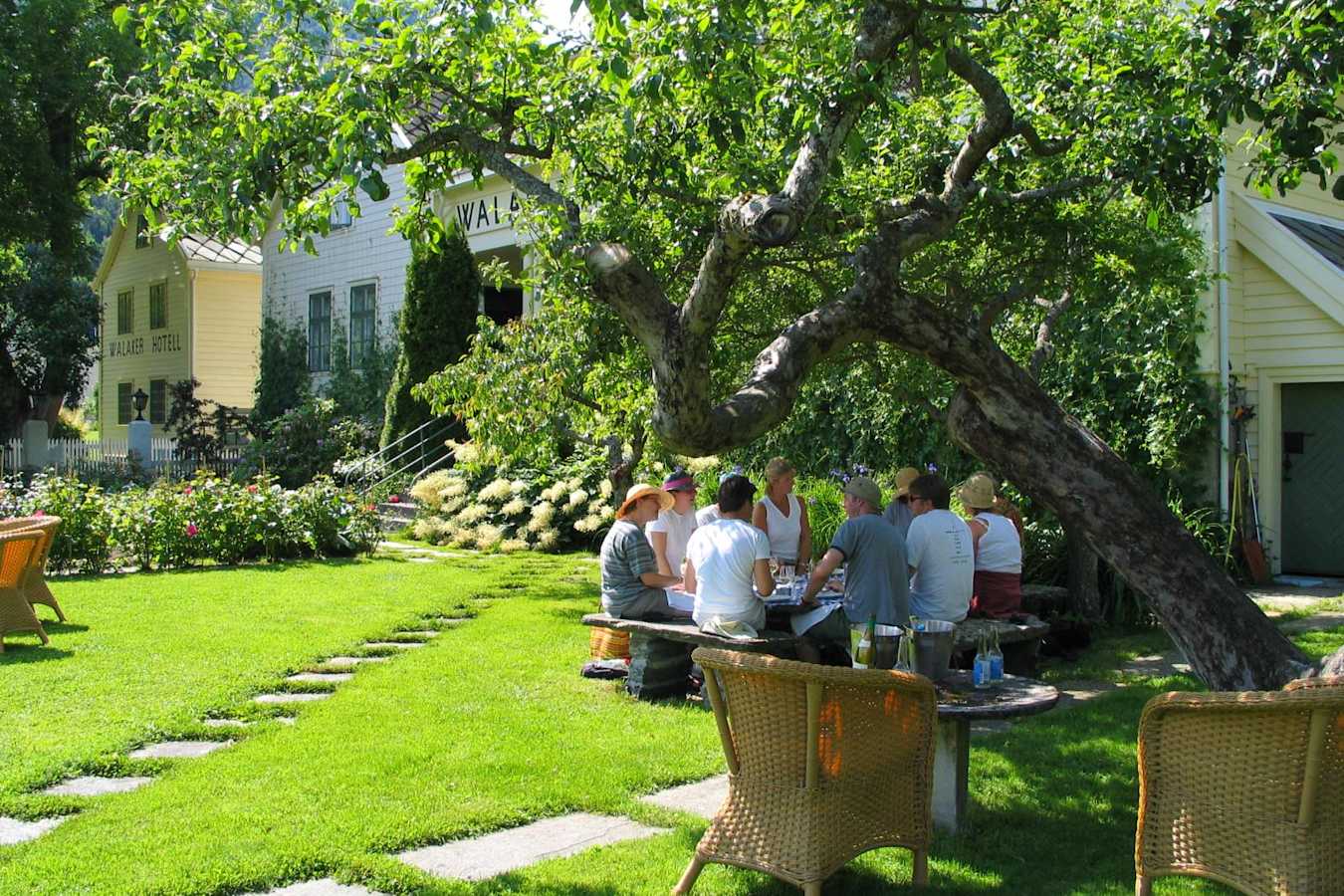 Garden - Walaker Hotel