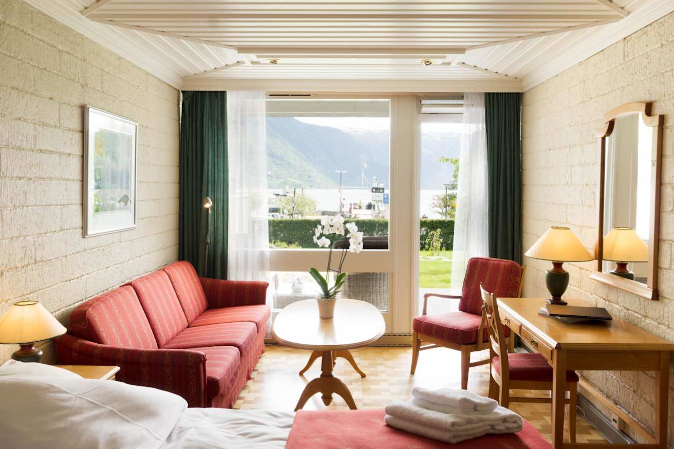 Superior Double Room - Walaker Hotel
