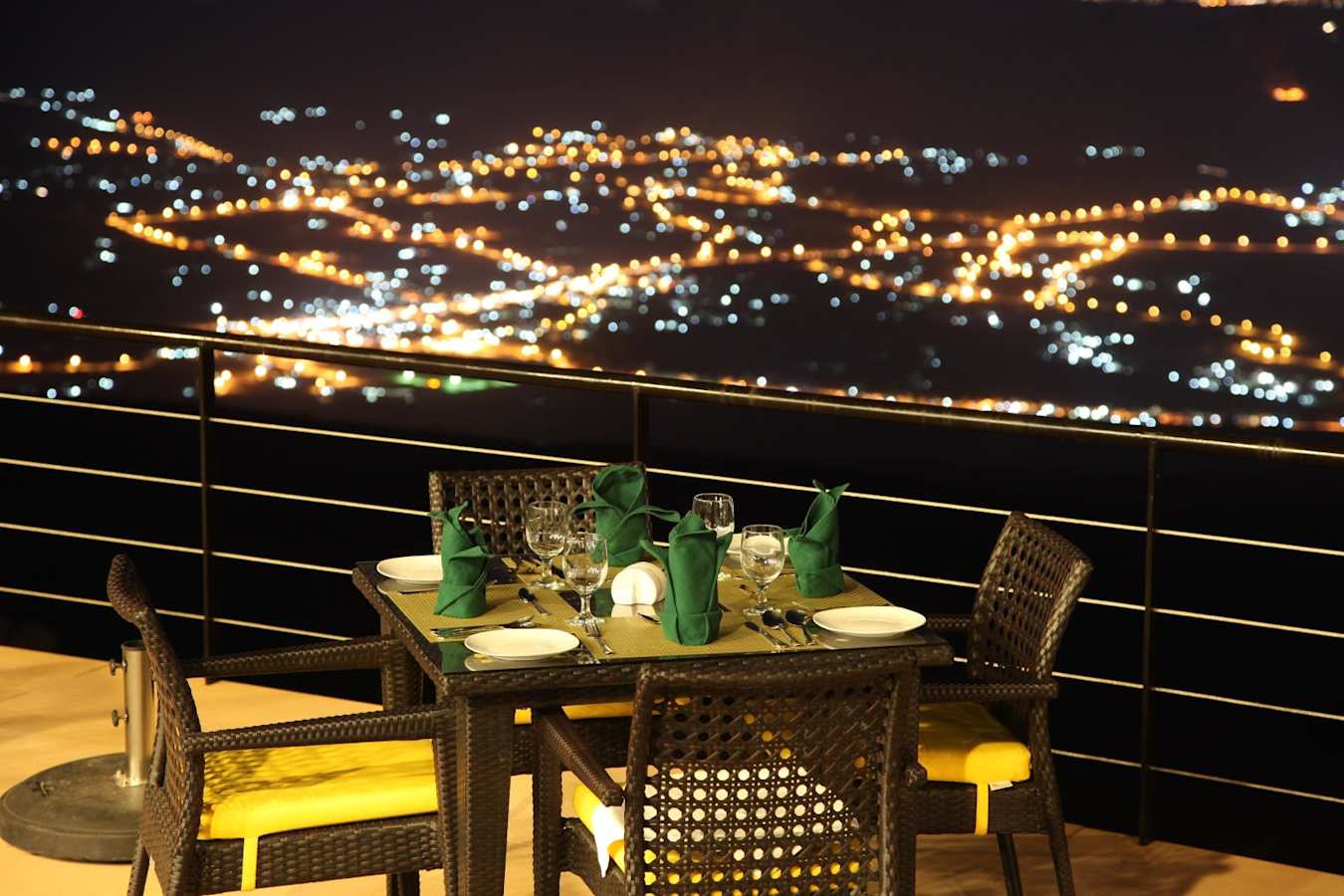 The View by night - The View