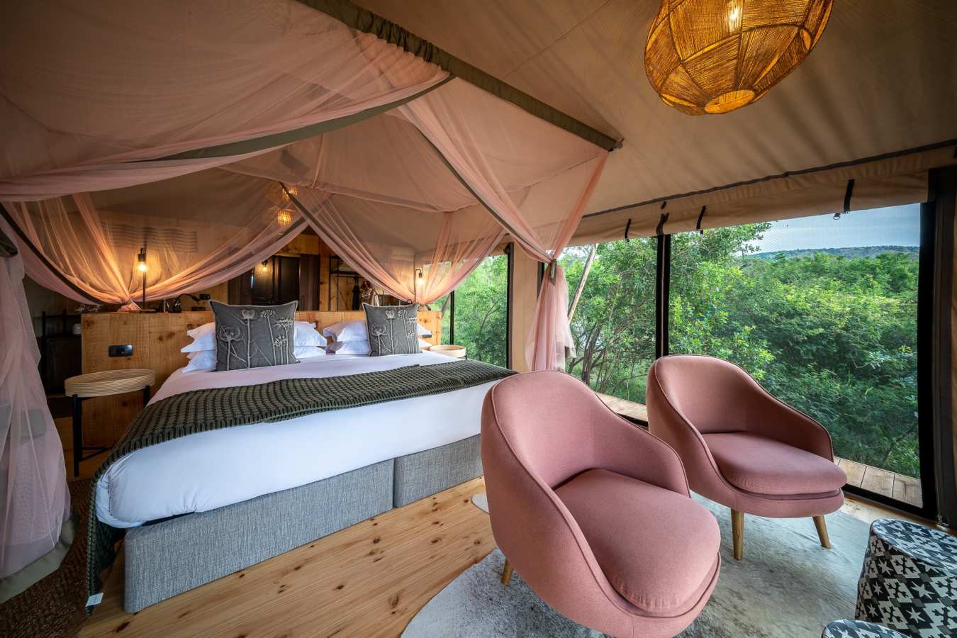 Bedroom at Magashi Camp 