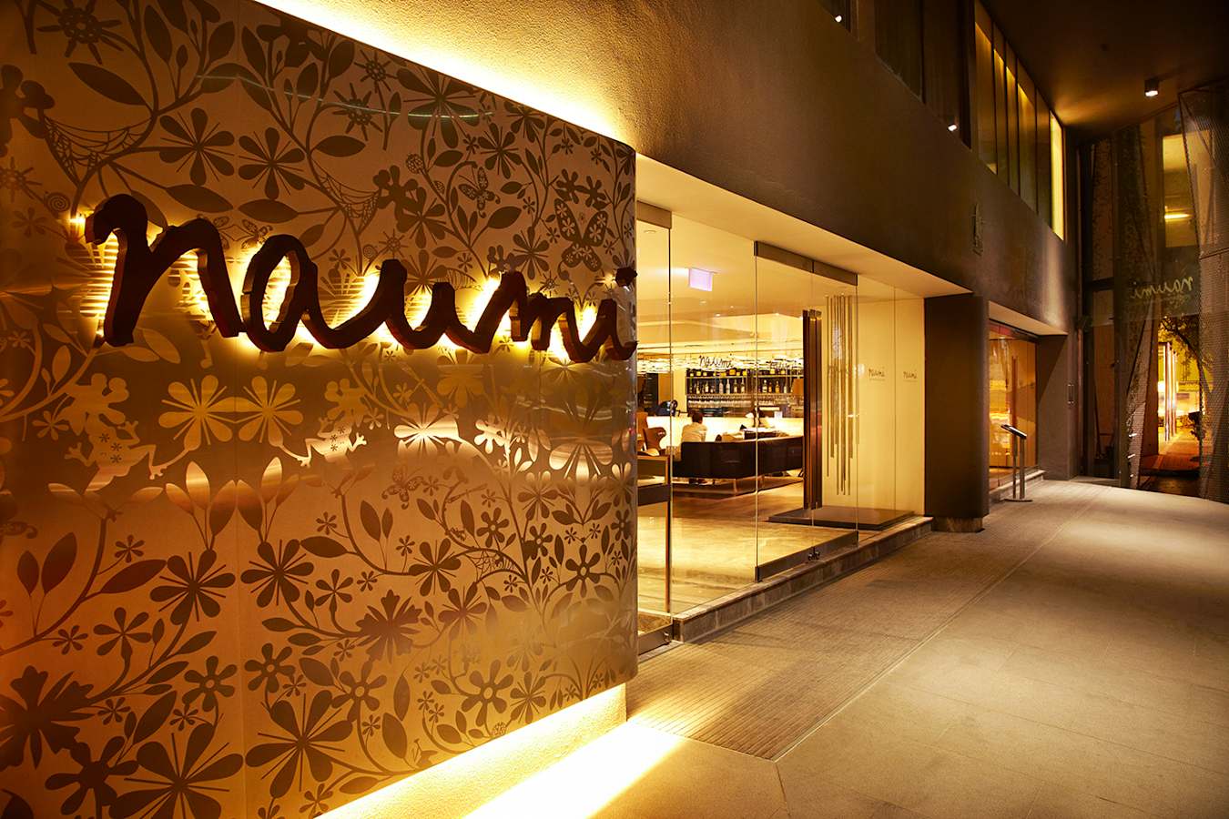 Entrance - Naumi Hotel