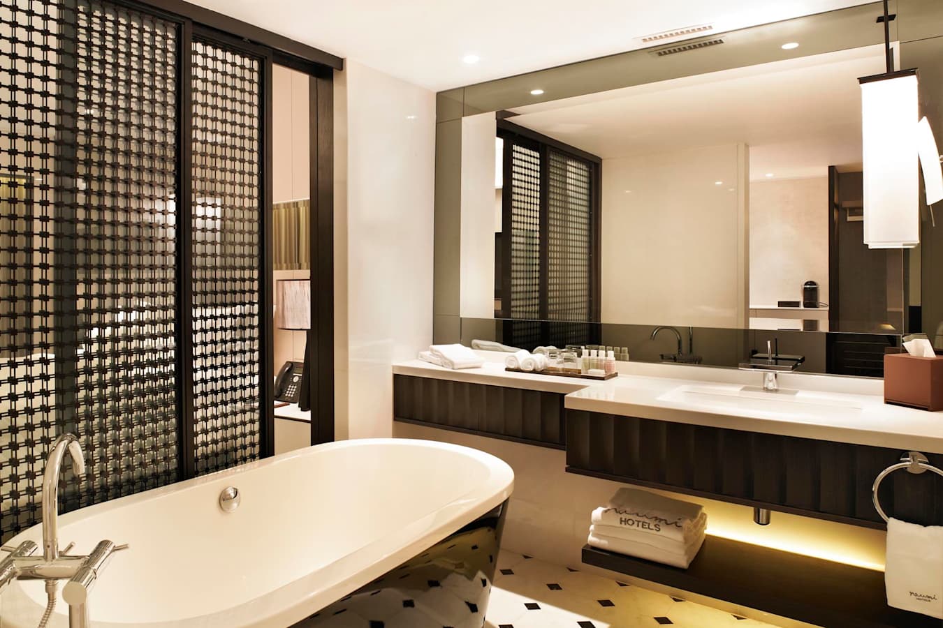 Bathroom - Naumi Hotel