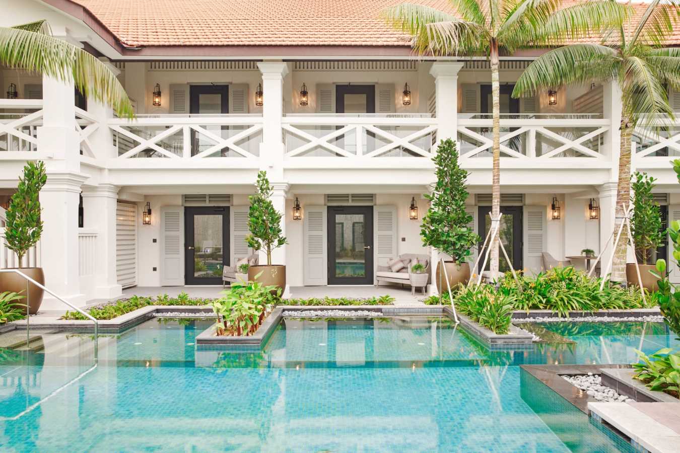 Direct pool access for selected room types 