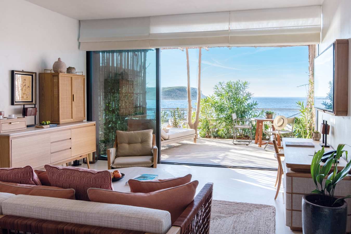 Living Room with Terrace View 