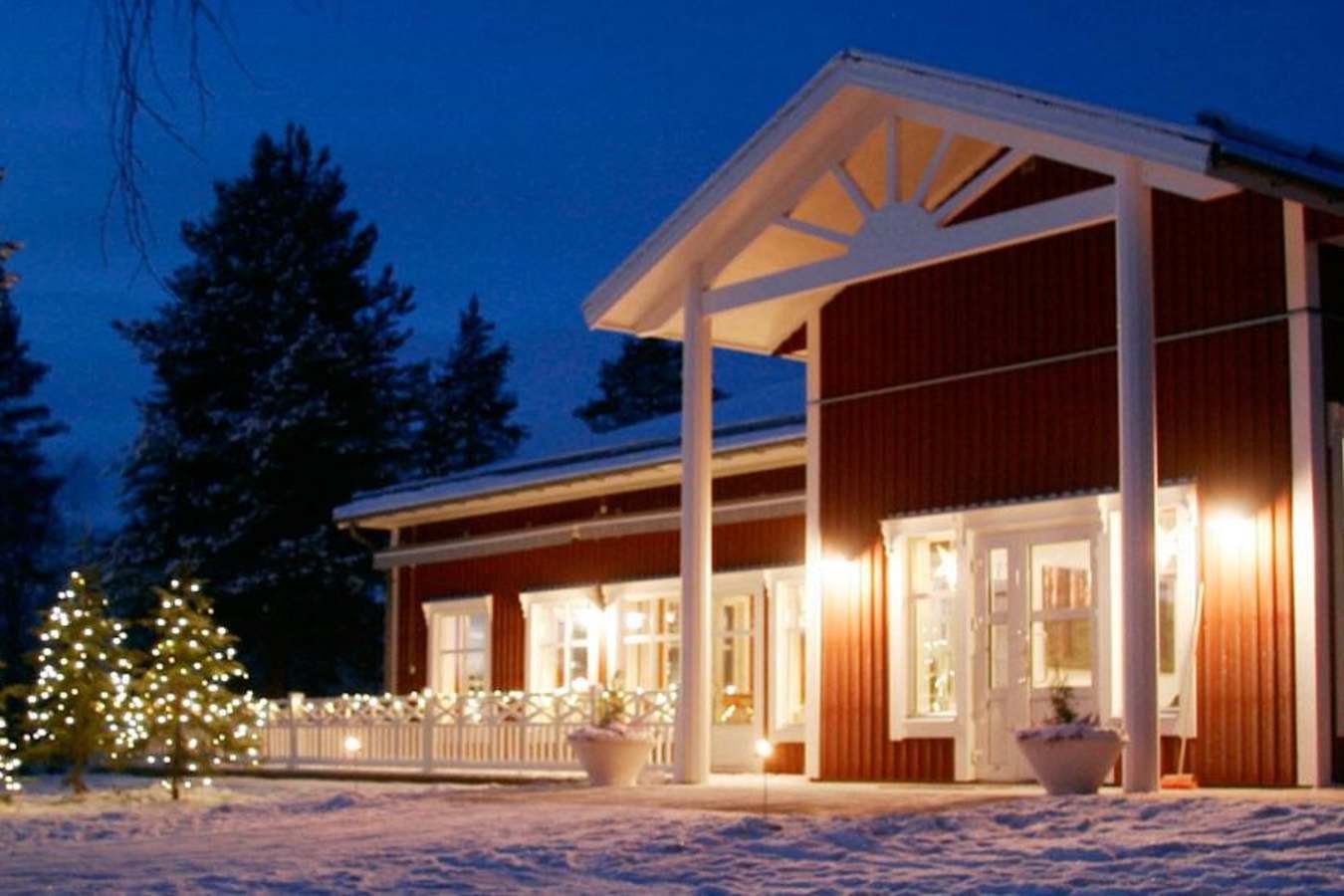Reception at night 