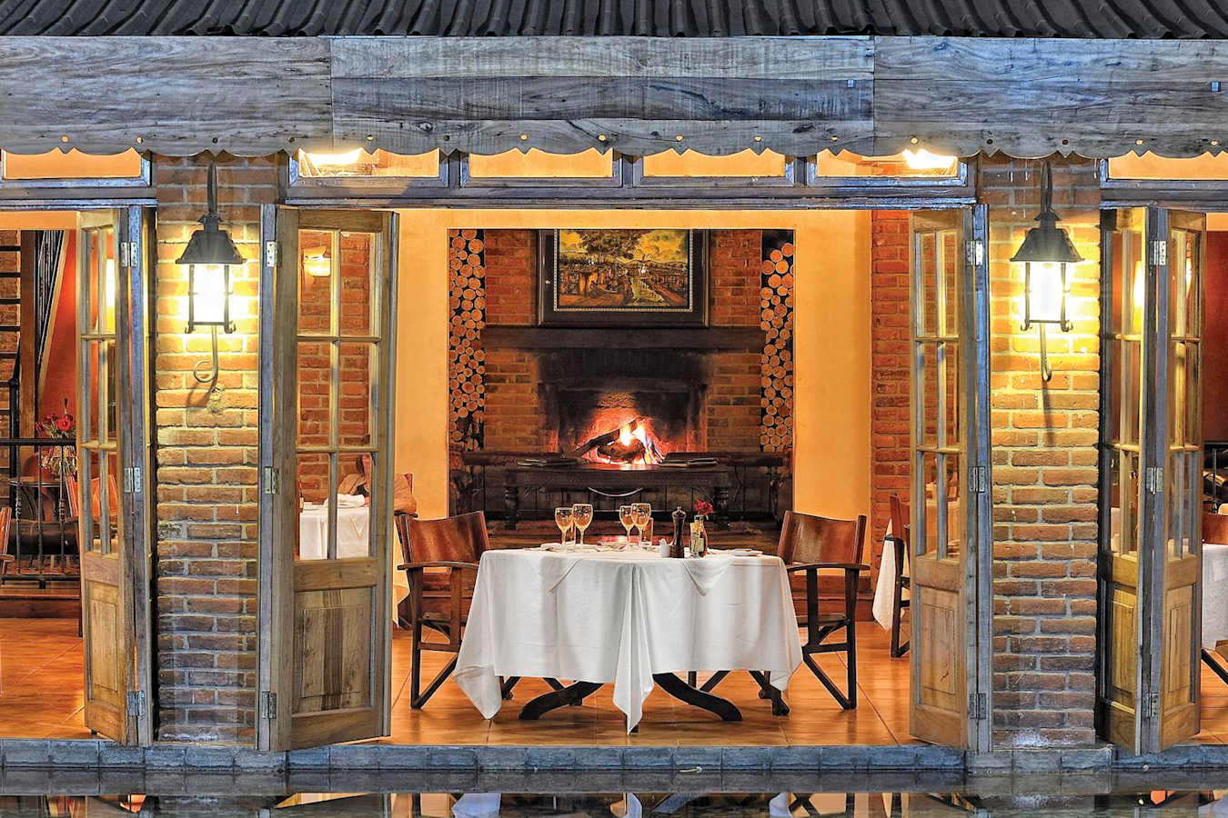 Poolside dining - Arusha Coffee Lodge