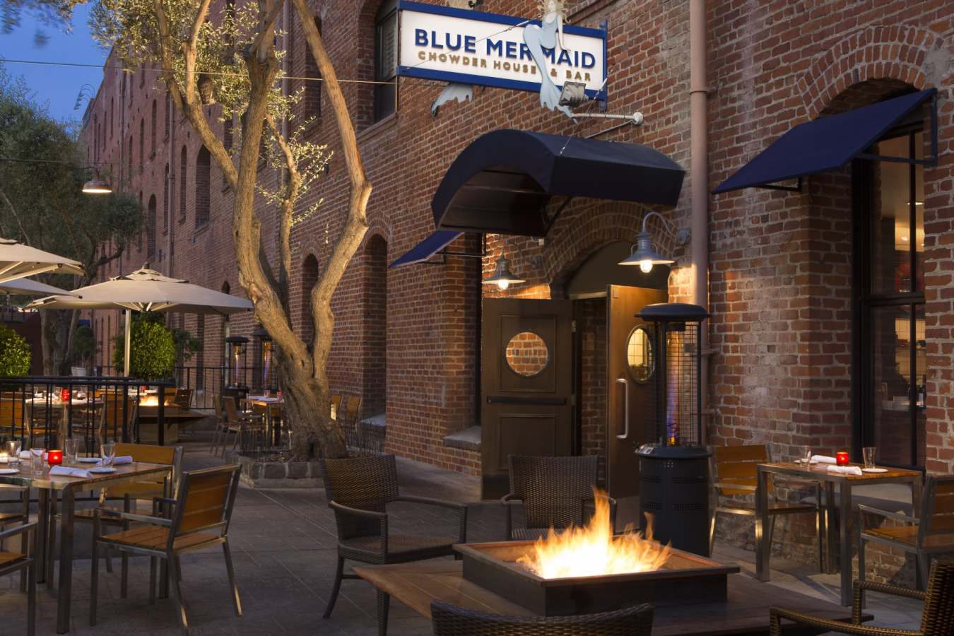 Blue Mermaid Patio - Argonaut Hotel 