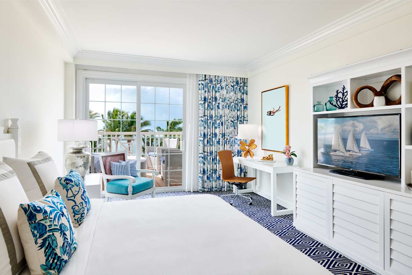 Oceanfront Queen Guest Room 