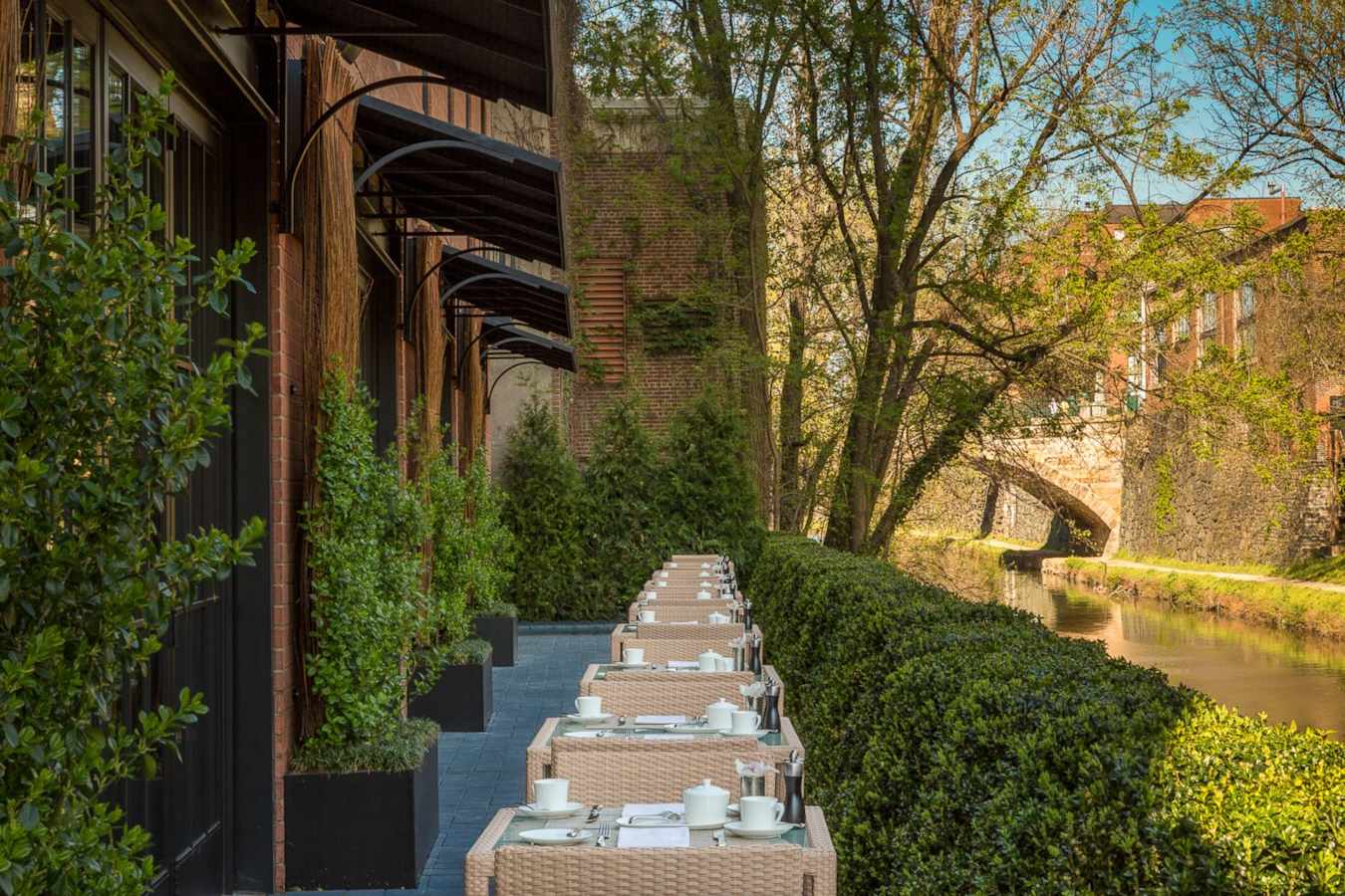 Canal Dining