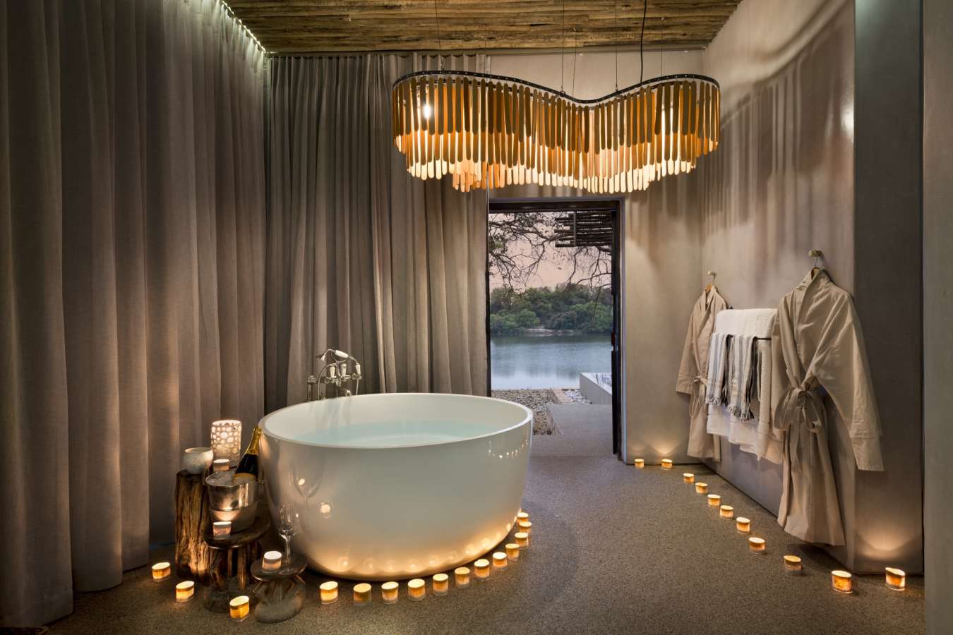 Suite bath 