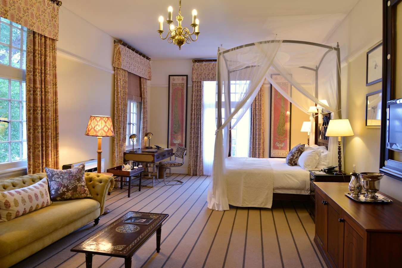 Deluxe Suite   - Victoria Falls Hotel