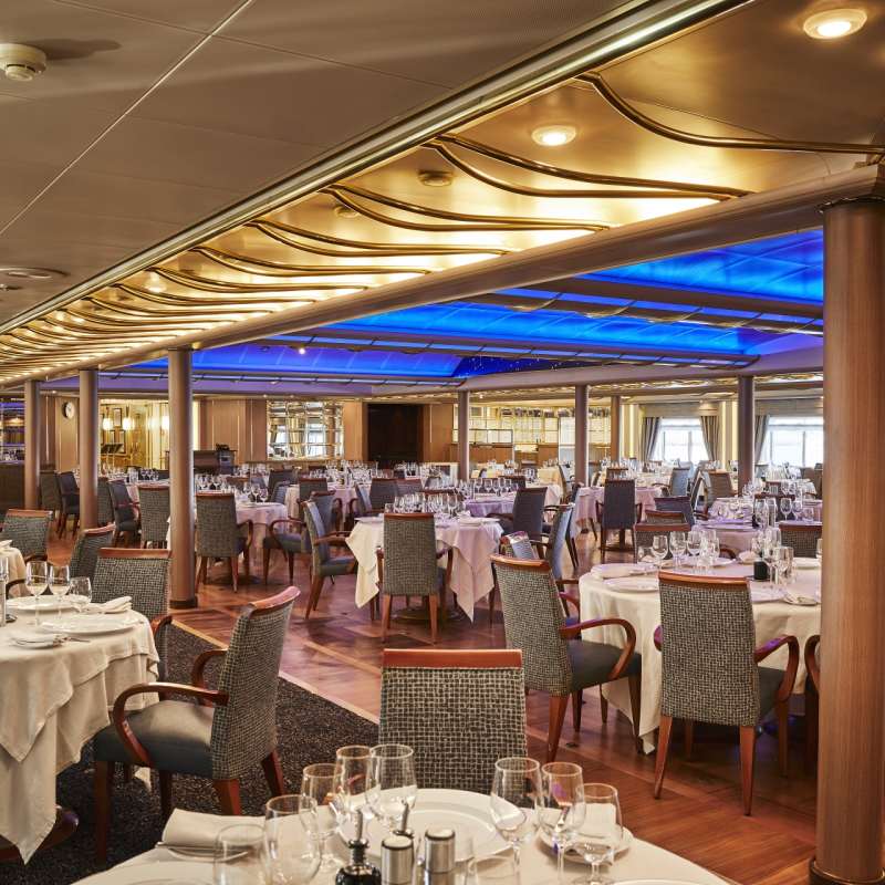 Onboard dining - Silver Cloud 
