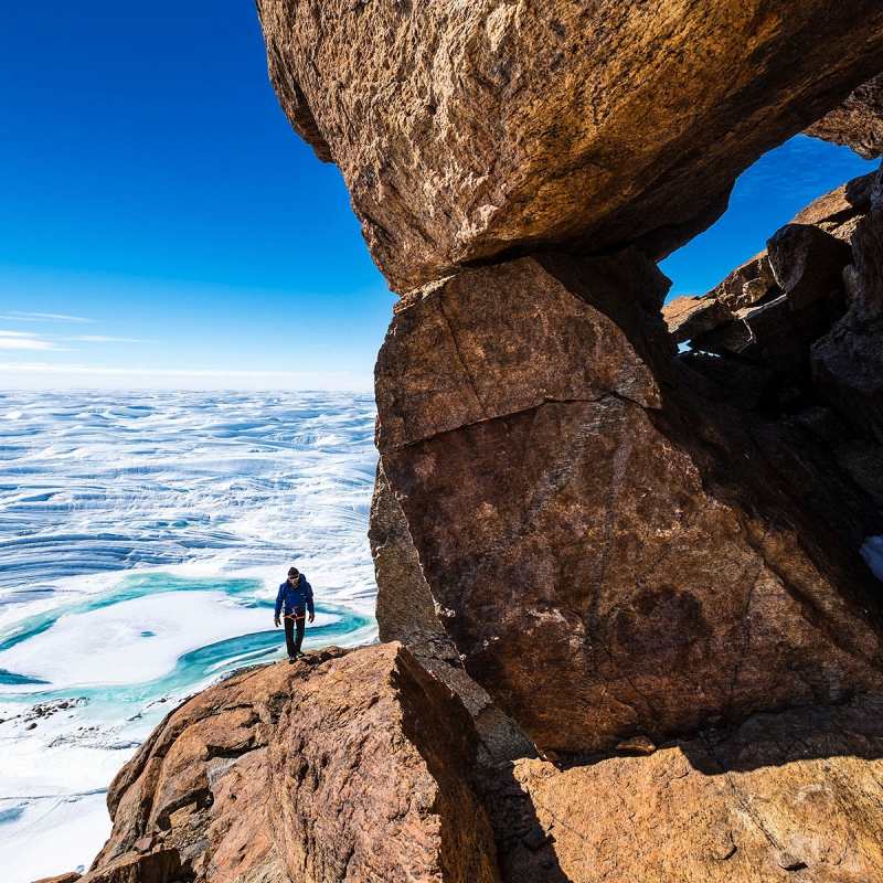 Above the ice waves 