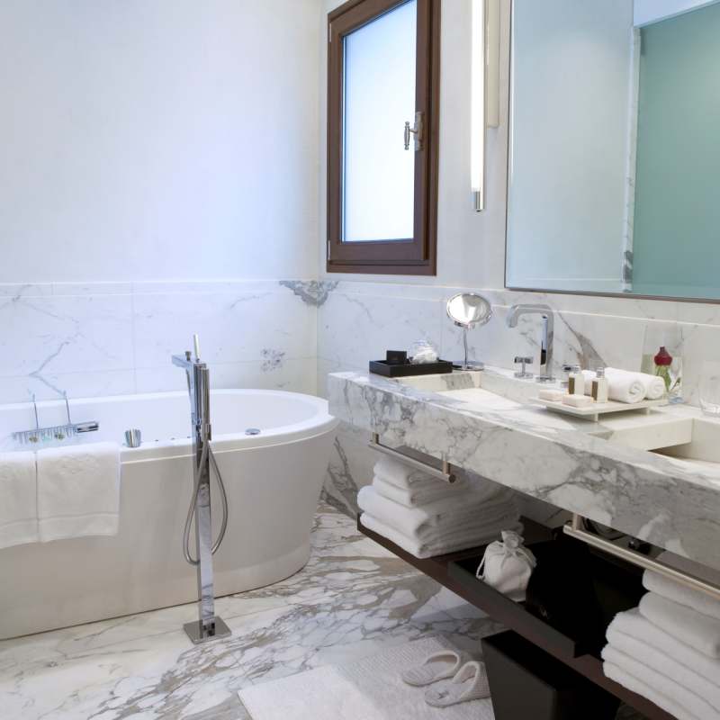 Ambassador Suite Bathroom - Mansion Algodon 