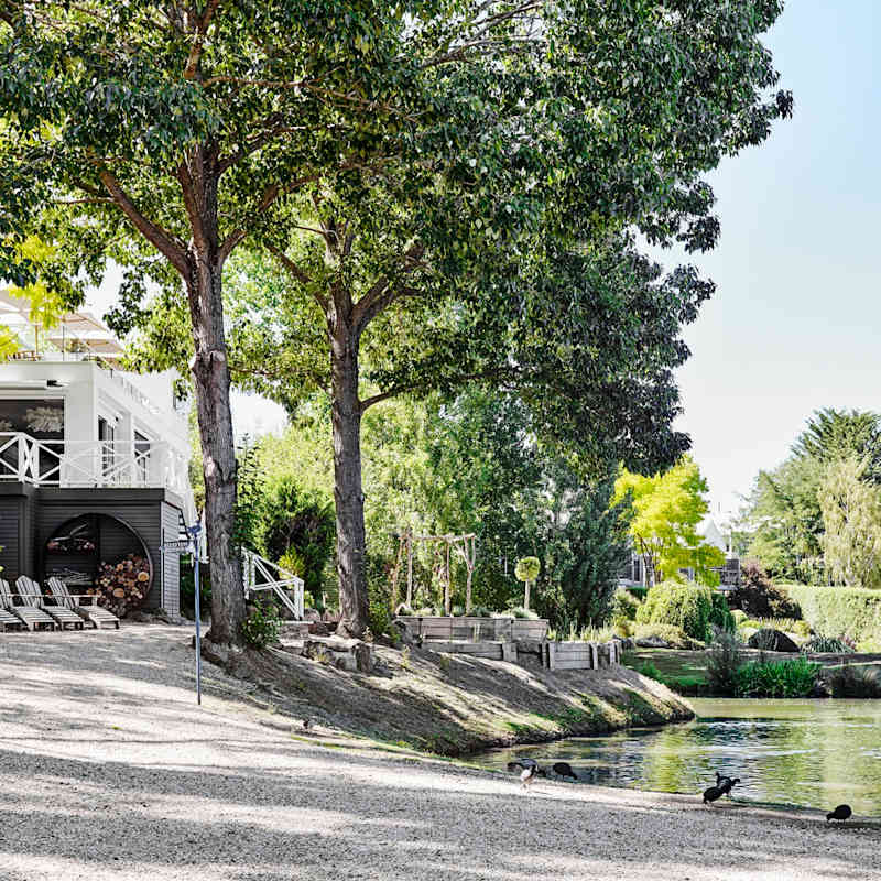 Foreshore - Lake House 