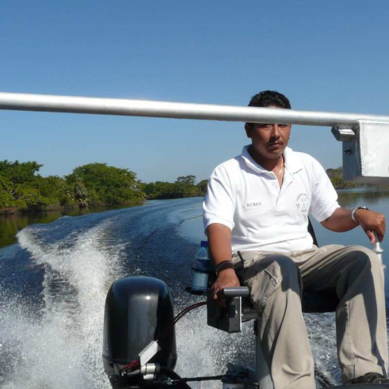 Getting to Lamanai by jetboat - Lamanai Outpost Lodge