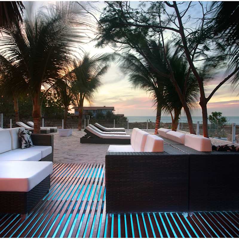 Deck - Chili Beach