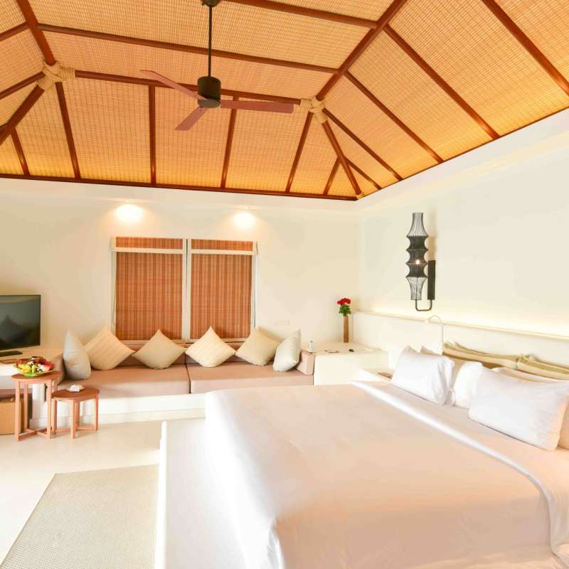 Beachfront Pool Villa 