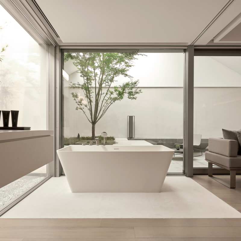 Bathtub 