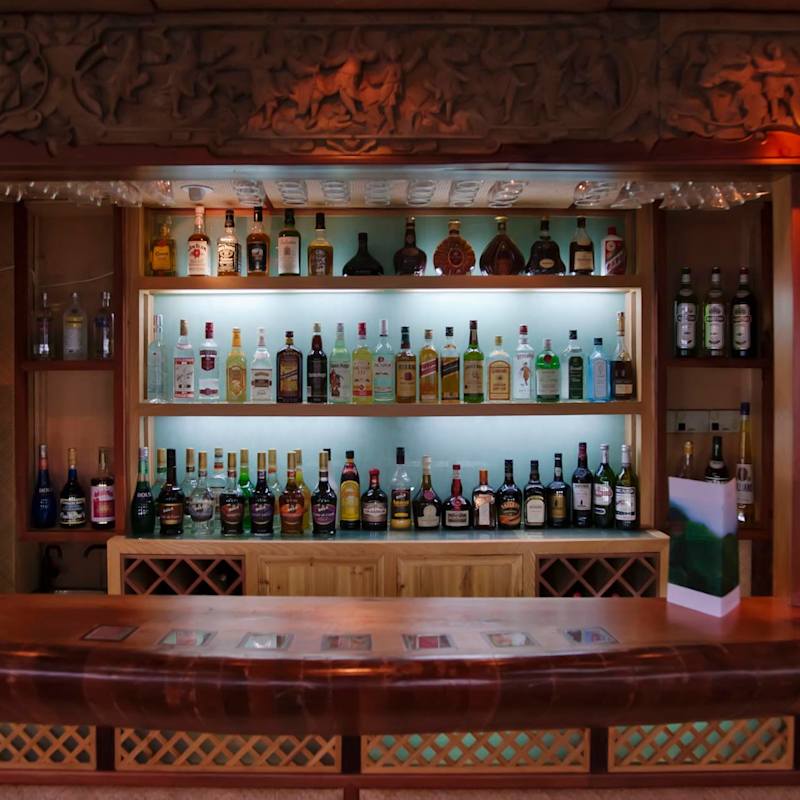 Bar  - Li An Lodge 