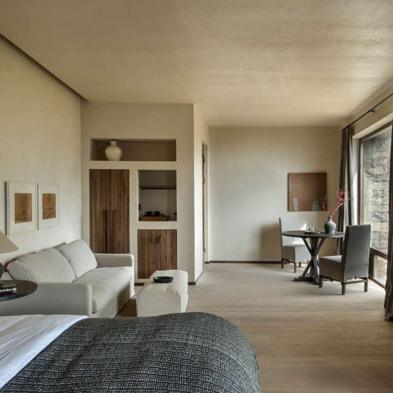Snow Mountain View Room 