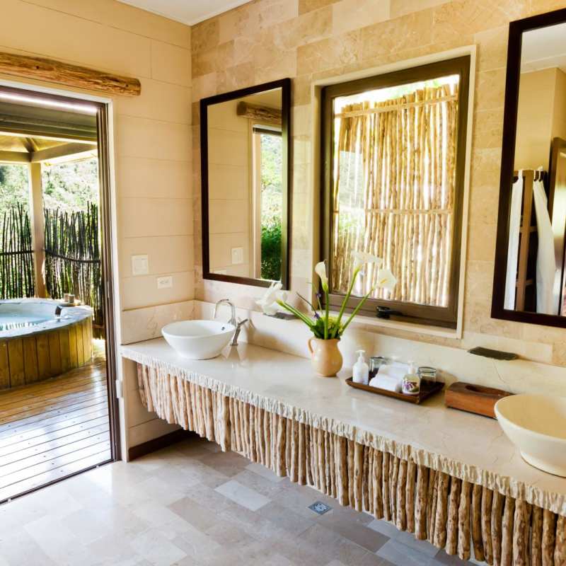 Suite bathroom - El Silencio Lodge