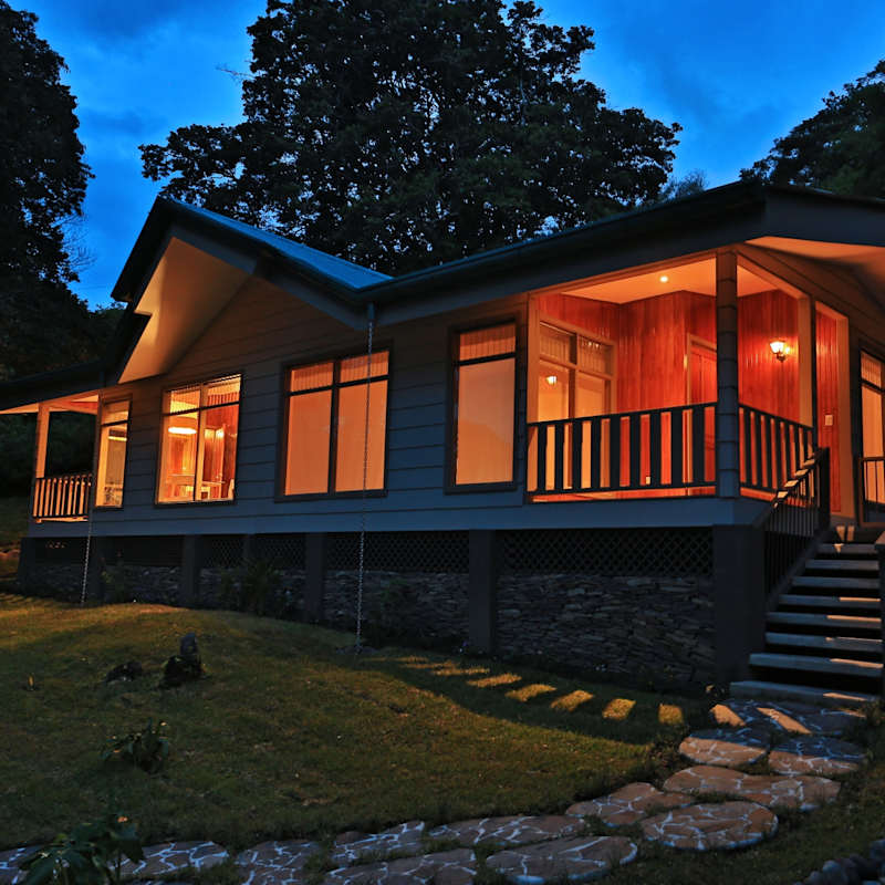 Casitas at night - Senda Monteverde 