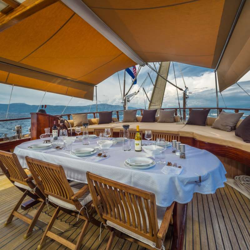 Dining - Private Gulet Croatia