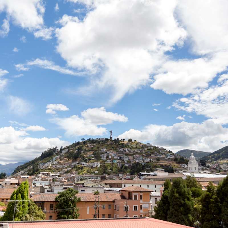 Panecillo Hill views - Illa Experience Hotel