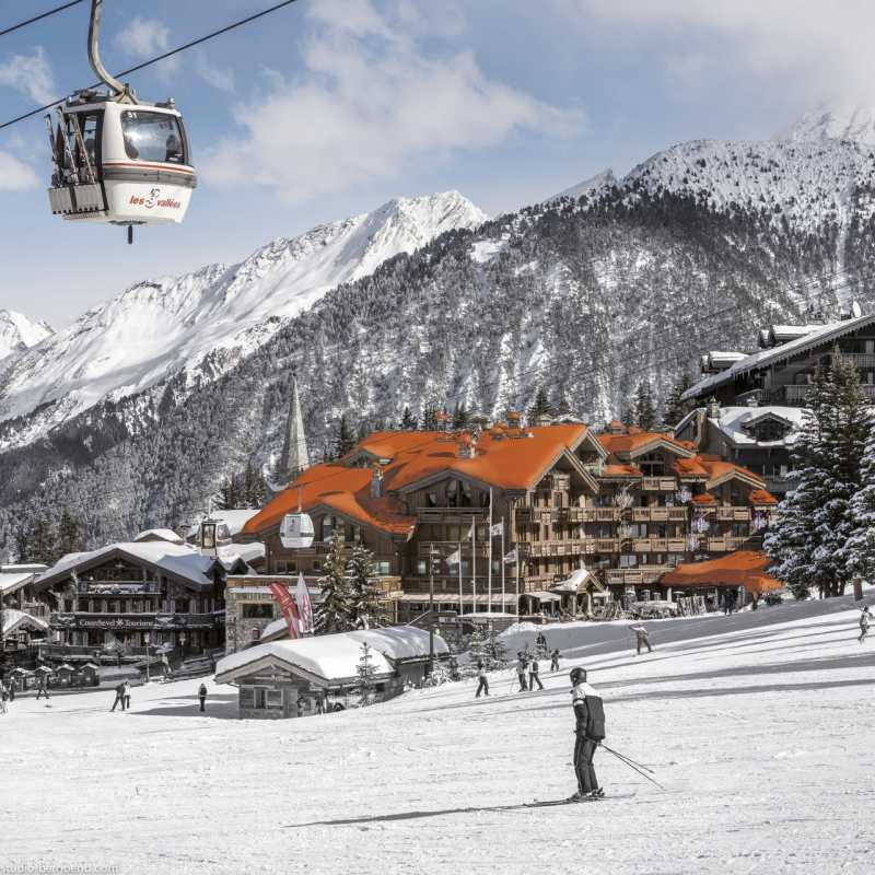 Ski in / ski out location - Grandes Alpes Private Hotel