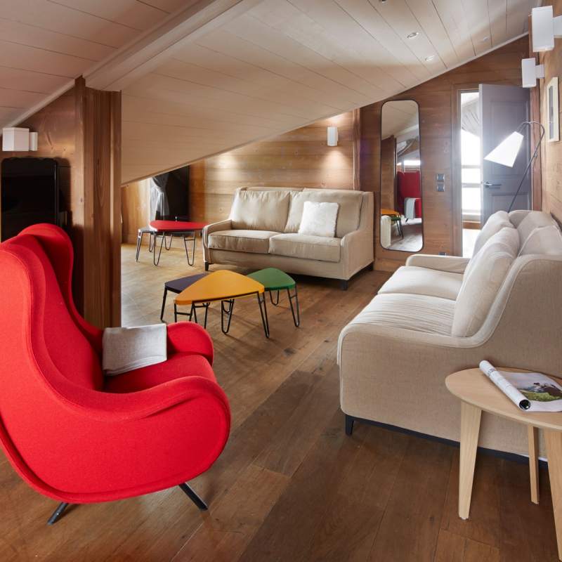 Suite - Living Space 