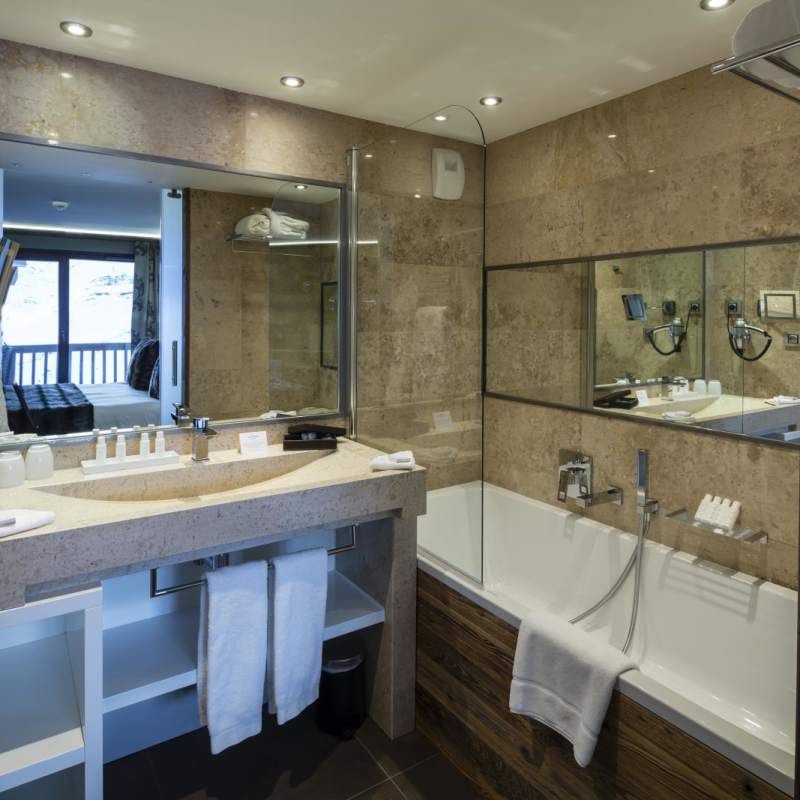 Luxury Suite bathroom -  Koh-I Nor